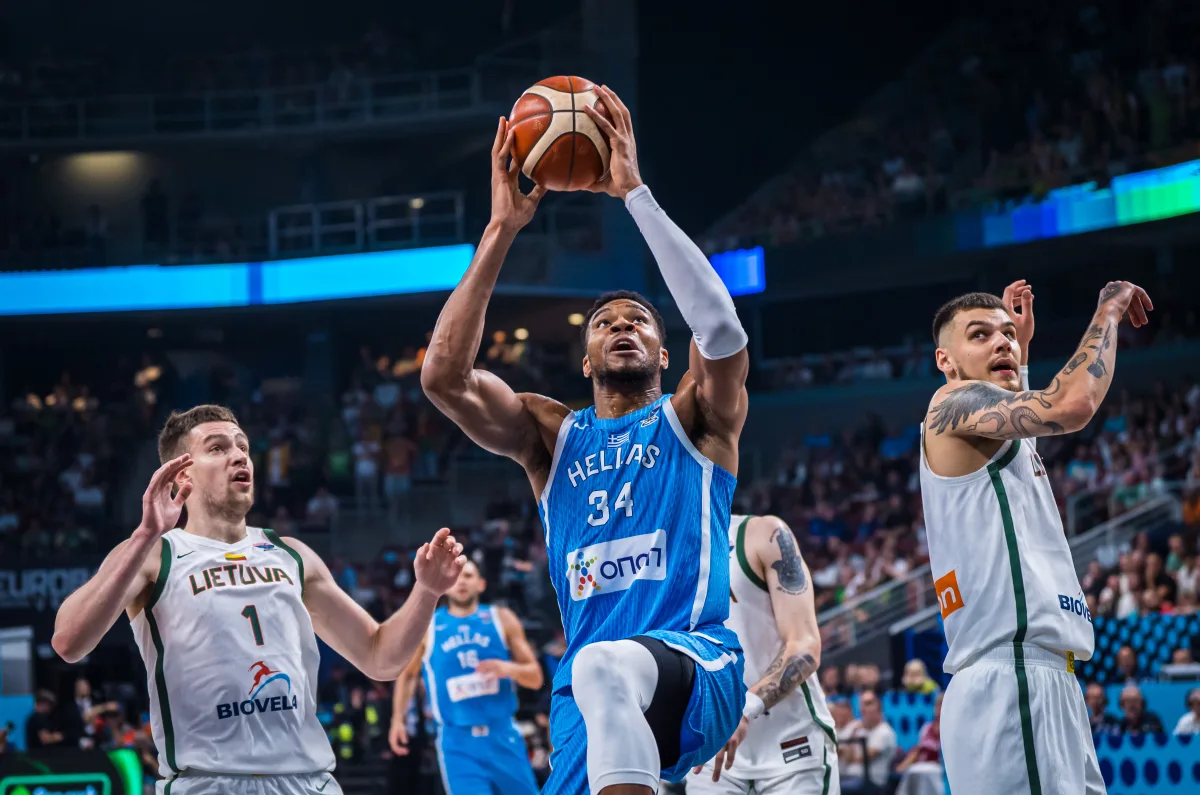 开云体育app-塞维利亚发布备战花絮；加时末段状态回暖；CBA季后赛任务艰巨；赛程密集仍需轮换(塞尔维亚女排)